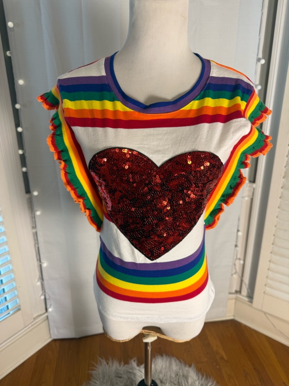 Muy Muy Rainbow Stripe Sequin Heart Ruffle Sleeve Top NWT Small